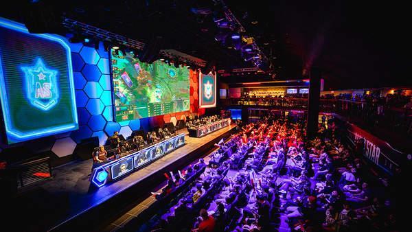 shanks小炮持续重火力压制 AL凶猛攻势24分钟速推JDG赢下首局